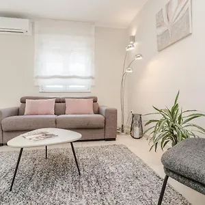 Karla Apartamento